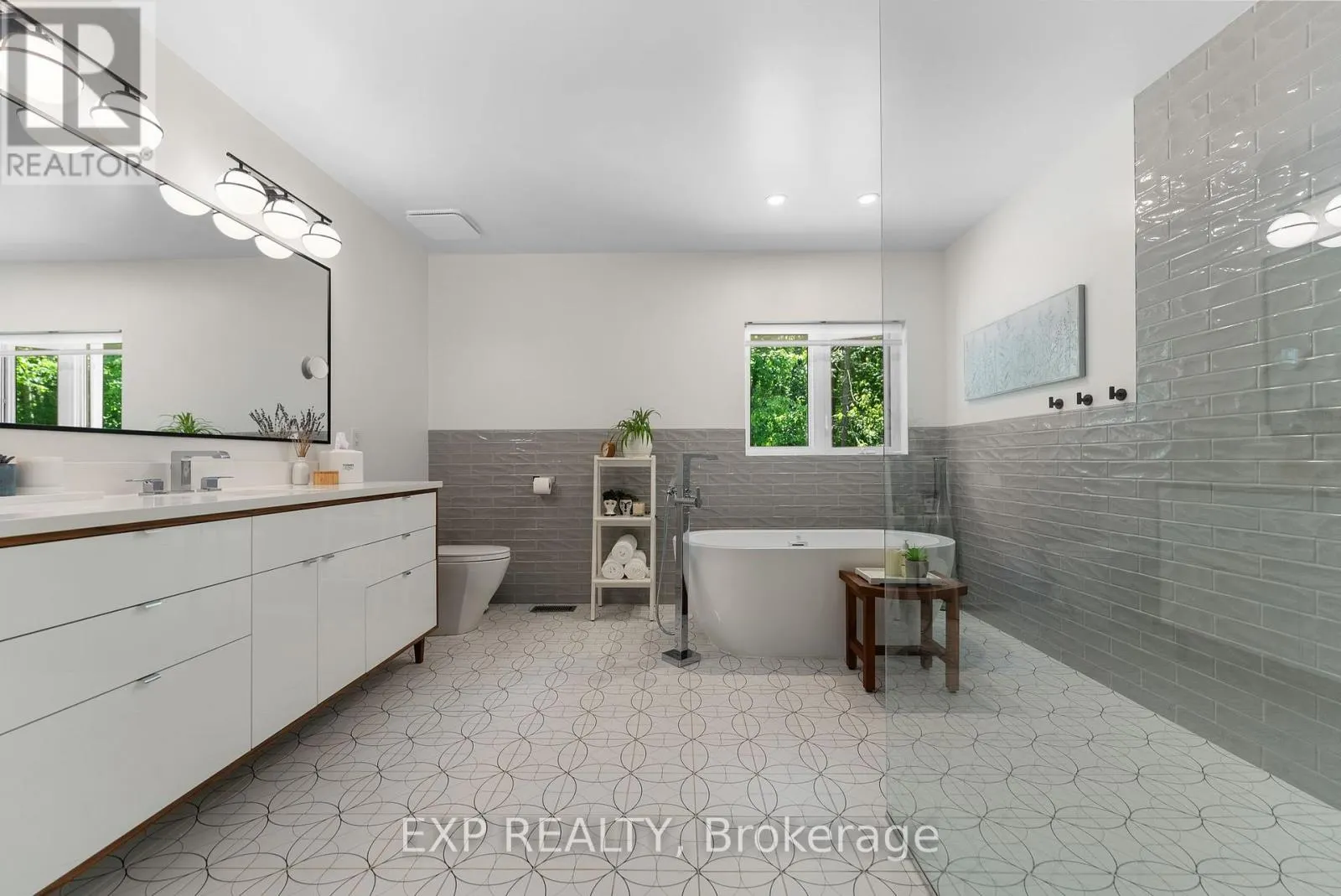 5759 QUEENSCOURT CRESCENT