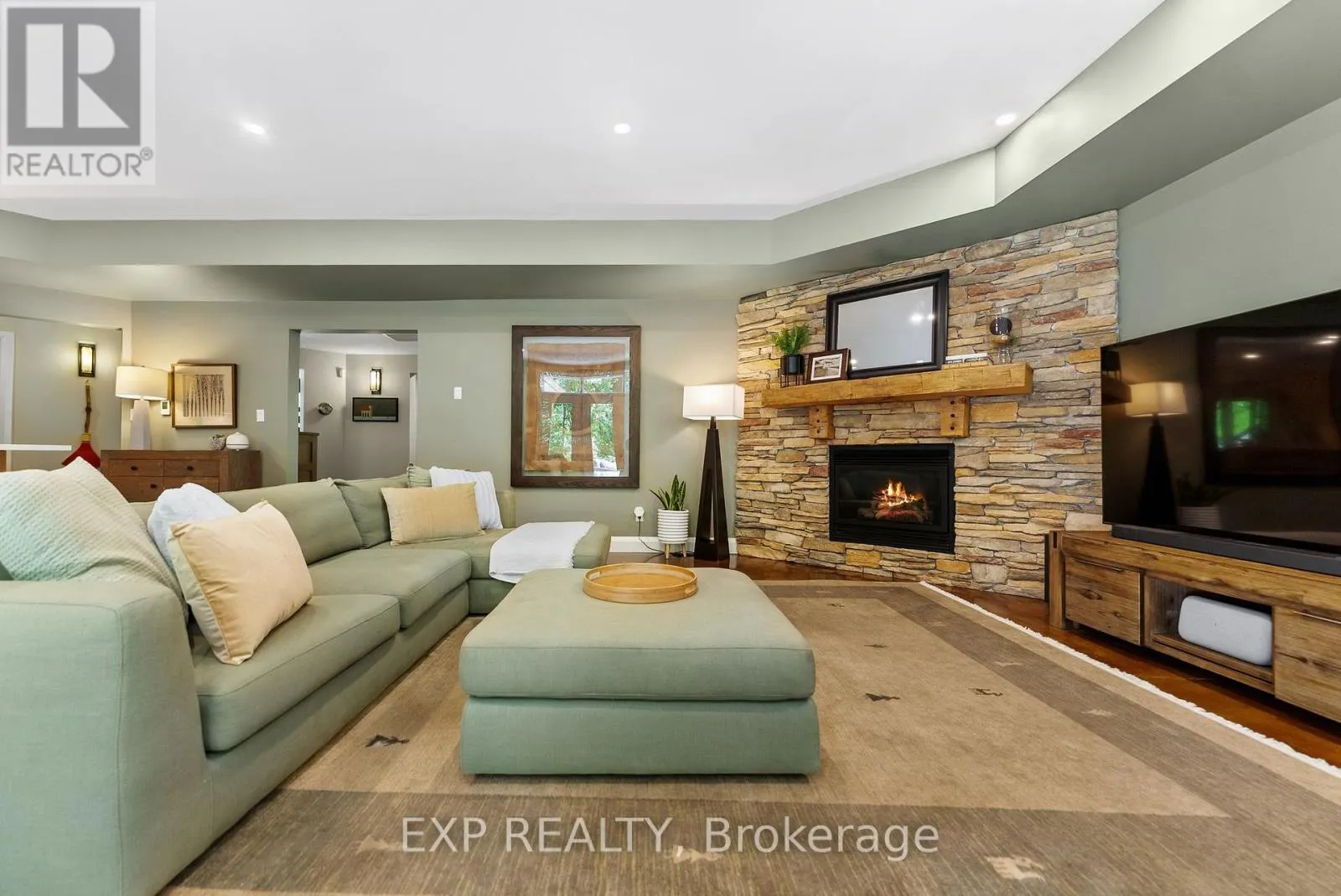 5759 QUEENSCOURT CRESCENT