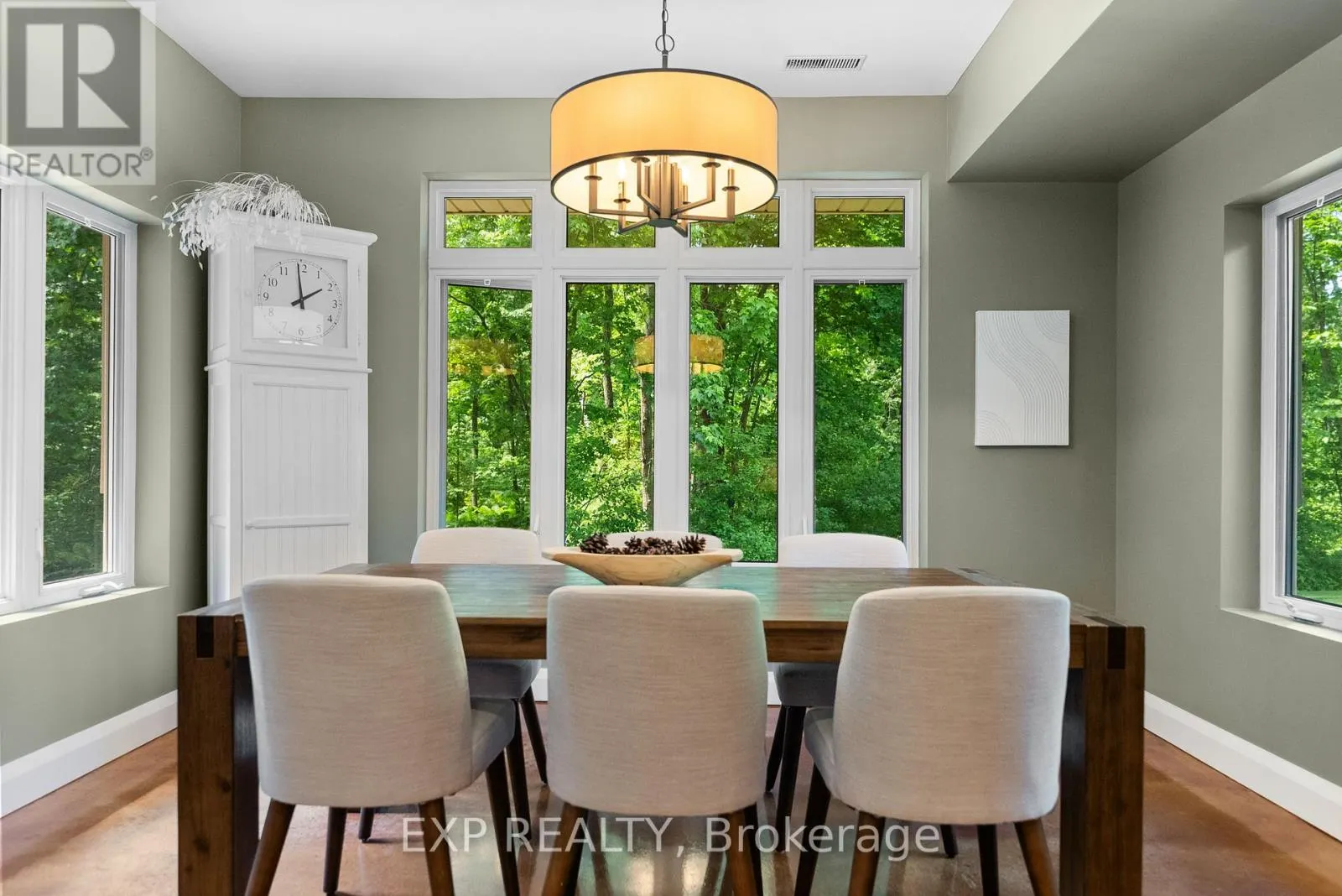 5759 QUEENSCOURT CRESCENT