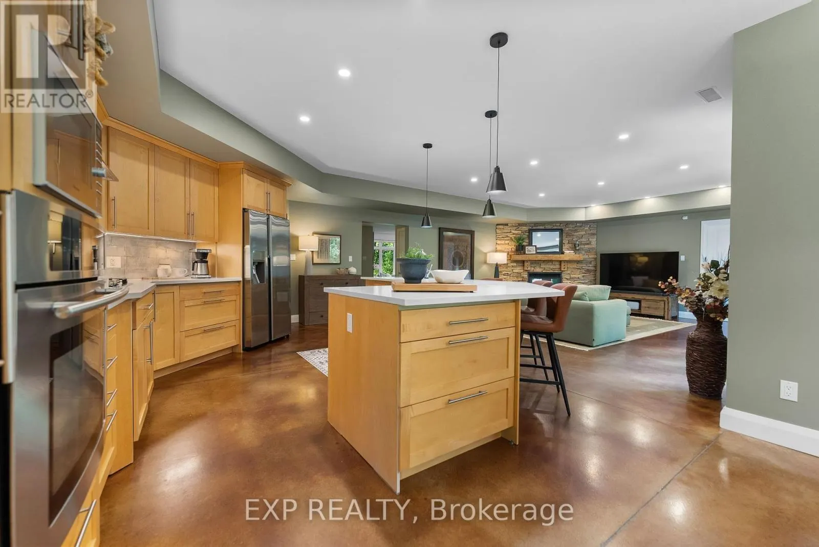 5759 QUEENSCOURT CRESCENT