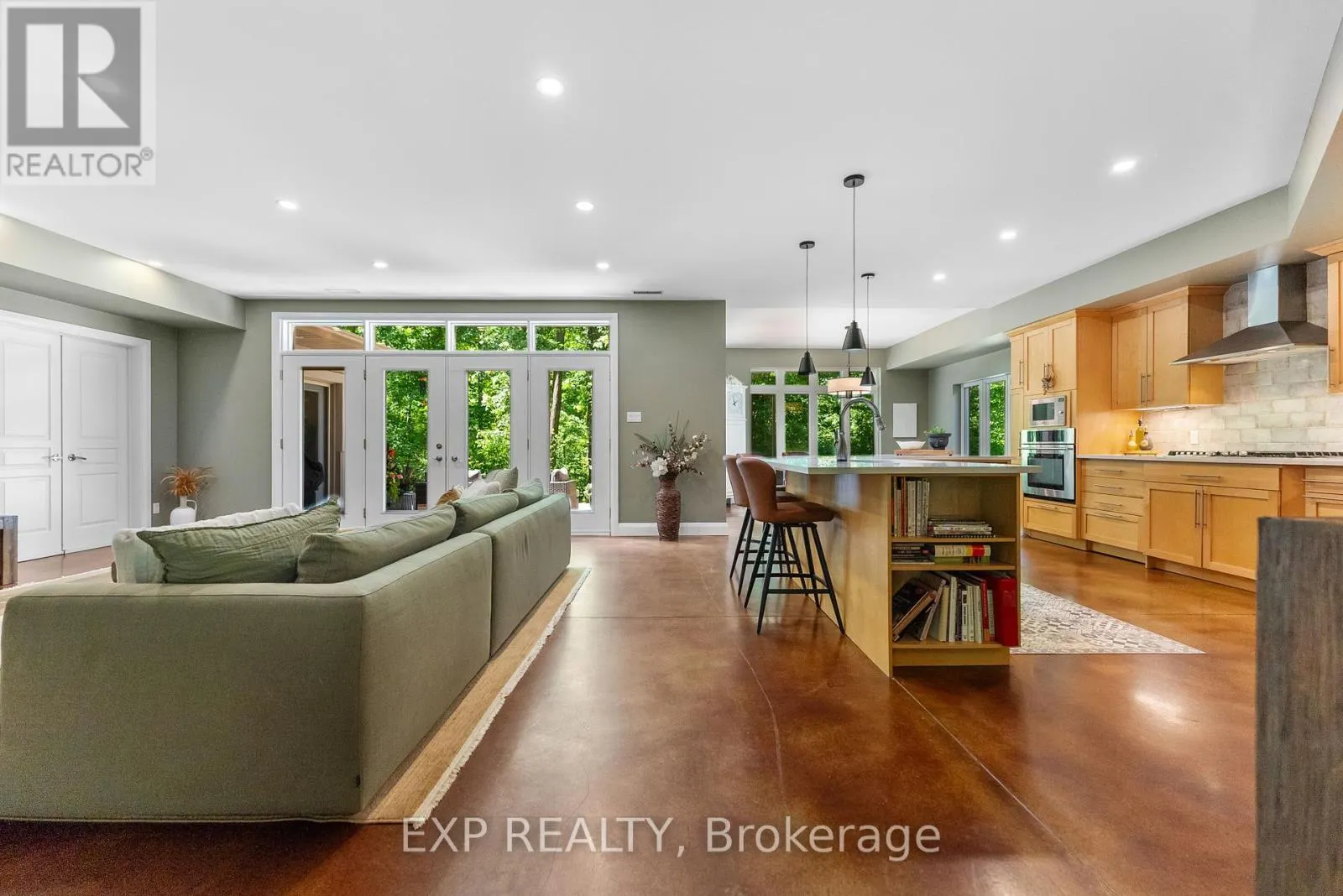 5759 QUEENSCOURT CRESCENT