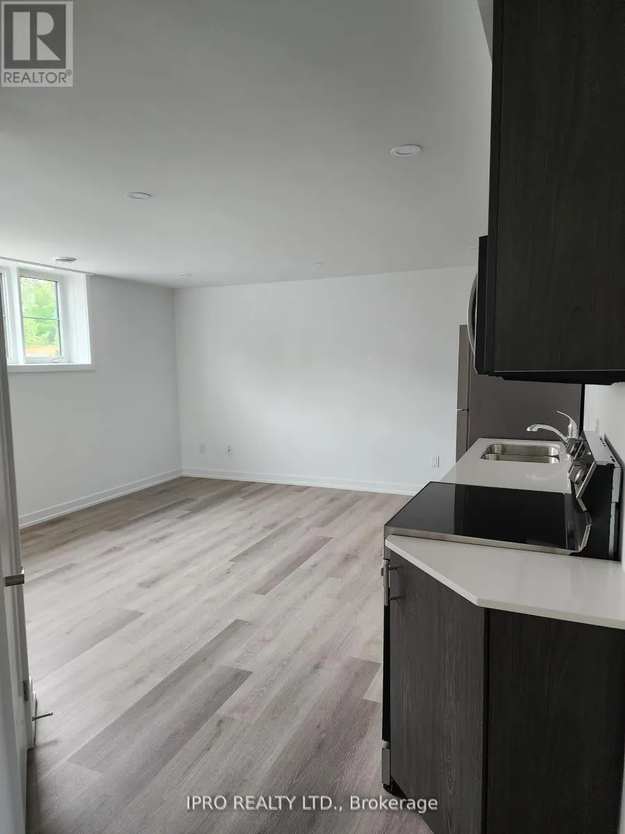 814 - 4263 FOURTH AVENUE