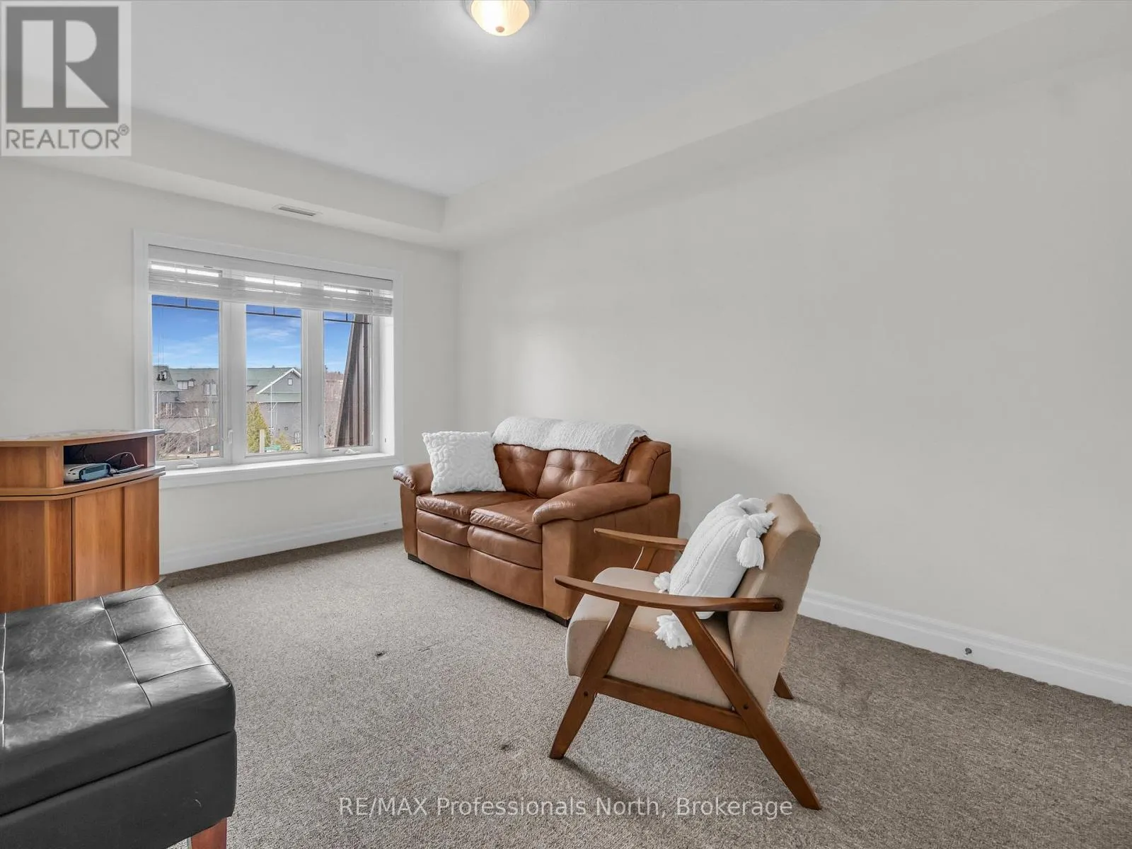 305 - 130 STEAMSHIP BAY ROAD, #305
