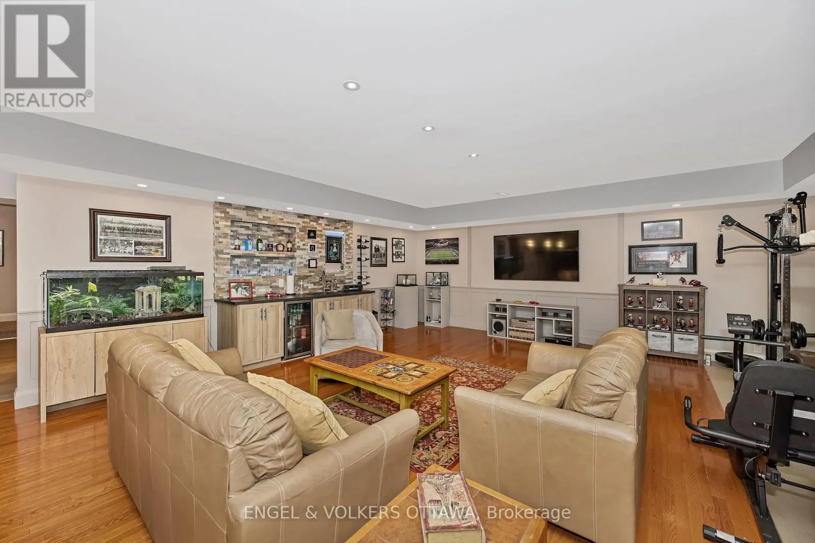 1836 WHITEMARSH CRESCENT
