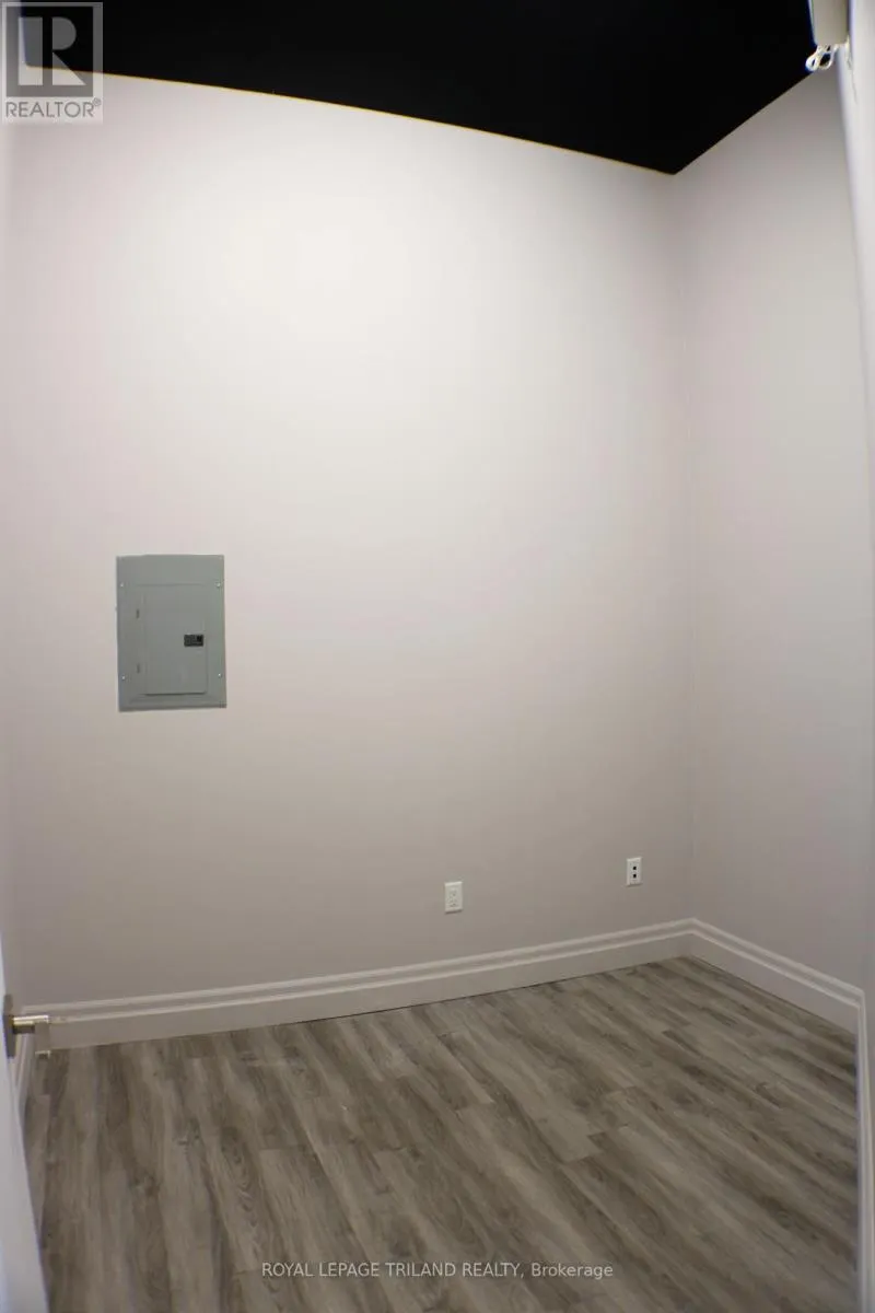 102-103 - 613 TALBOT STREET, #102-103