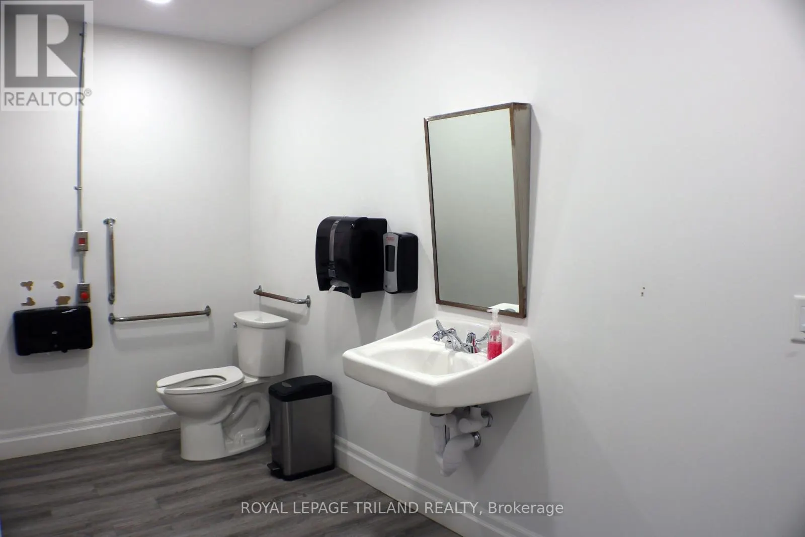 102-103 - 613 TALBOT STREET, #102-103