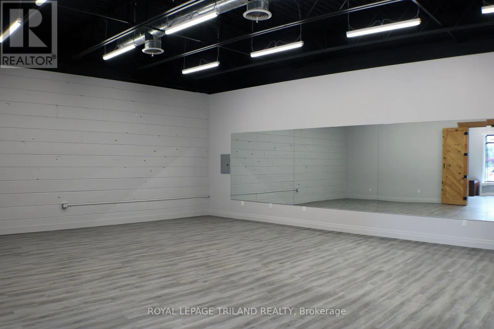 102-103 - 613 TALBOT STREET, #102-103