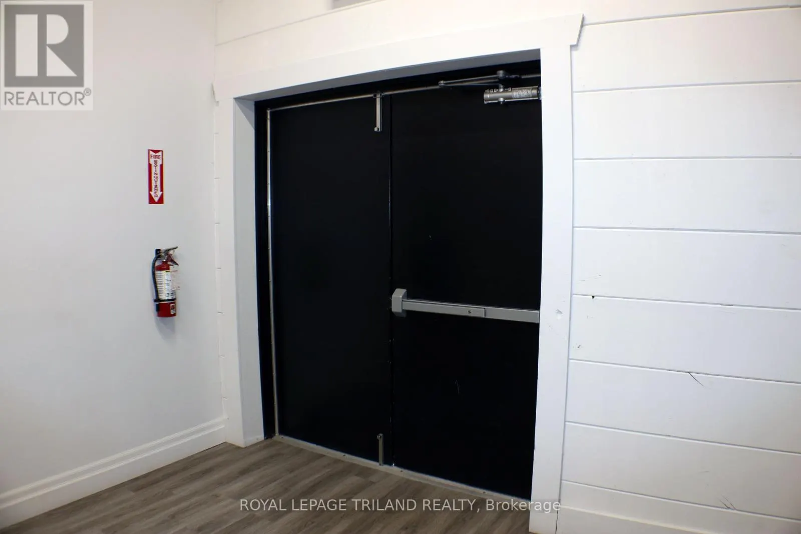 102-103 - 613 TALBOT STREET, #102-103