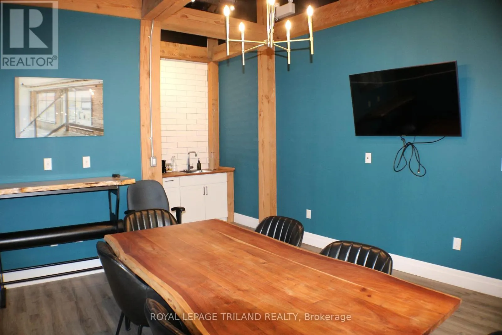 102-103 - 613 TALBOT STREET, #102-103