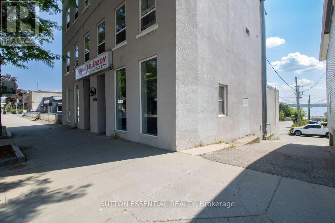 27 KING STREET E