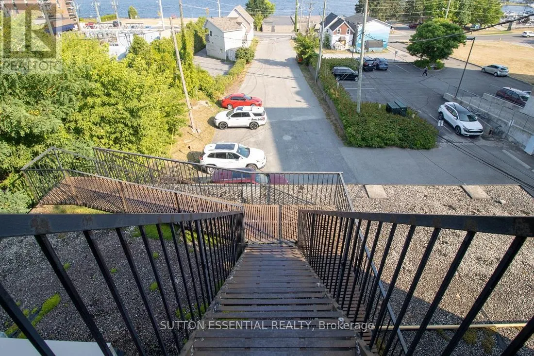 27 KING STREET E