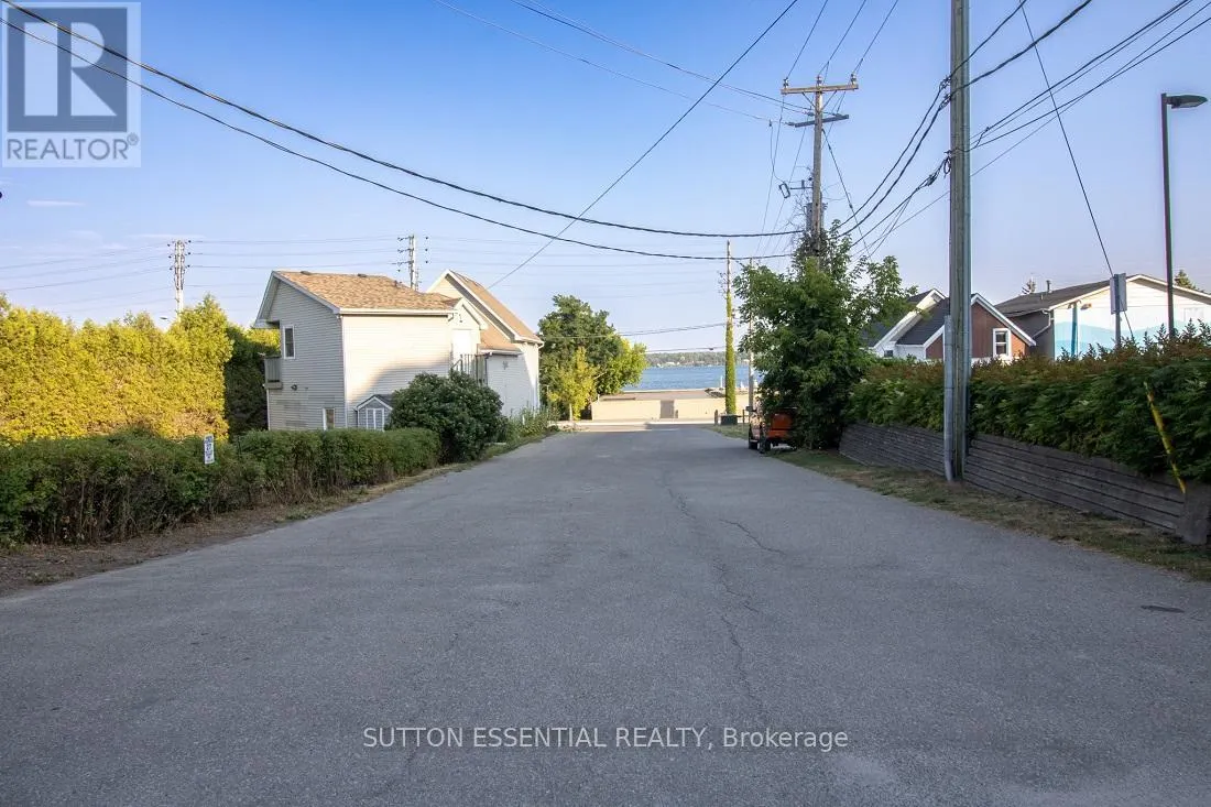 27 KING STREET E
