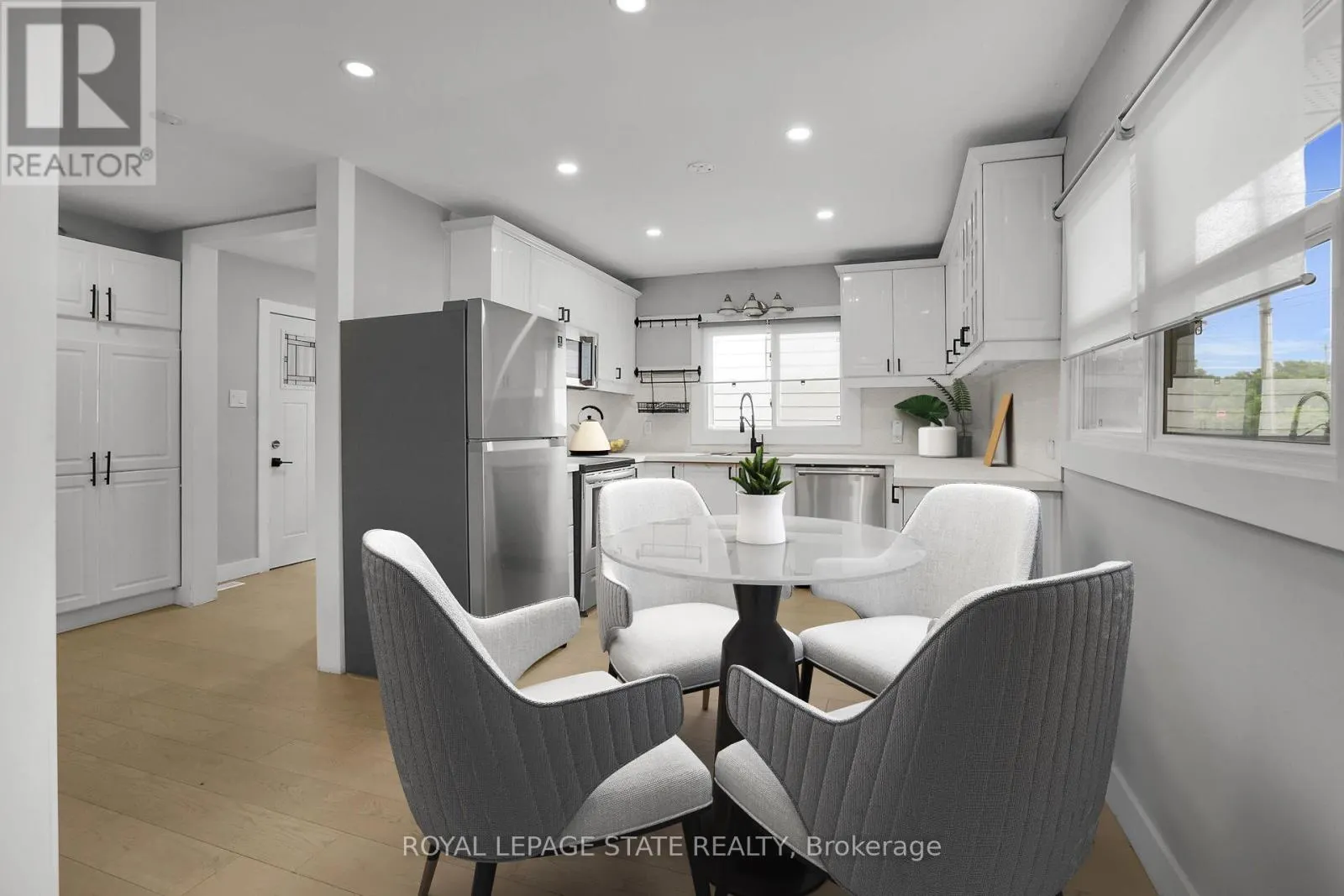 6 LINCOLN AVENUE