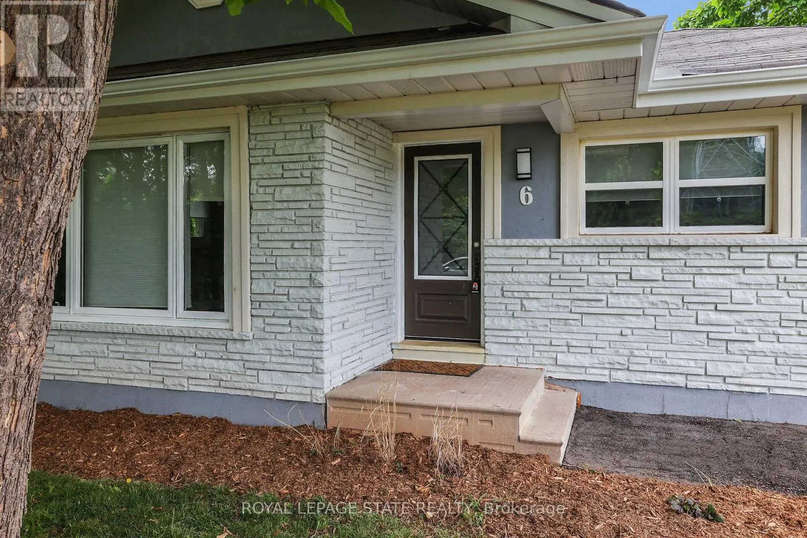 6 LINCOLN AVENUE