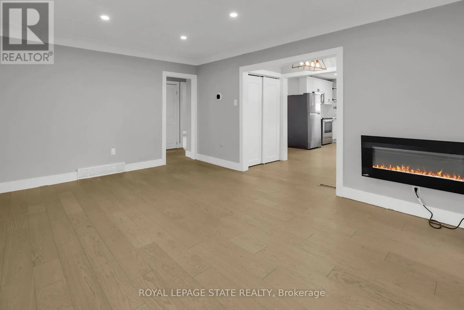 6 LINCOLN AVENUE
