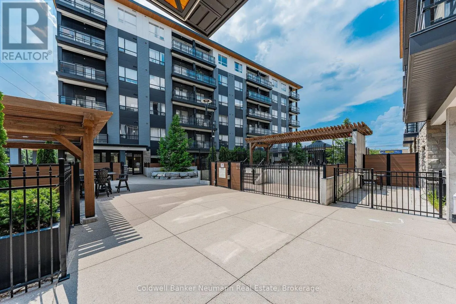 210 - 247 NORTHFIELD DRIVE E, #210