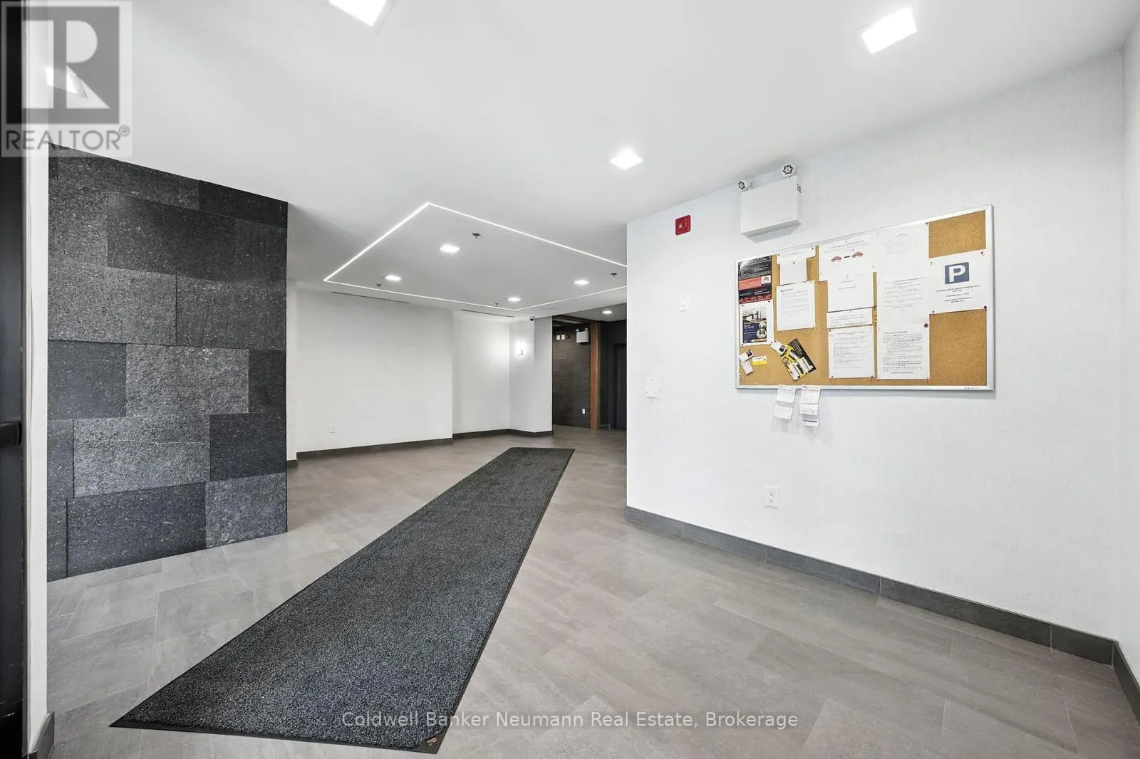 210 - 247 NORTHFIELD DRIVE E, #210