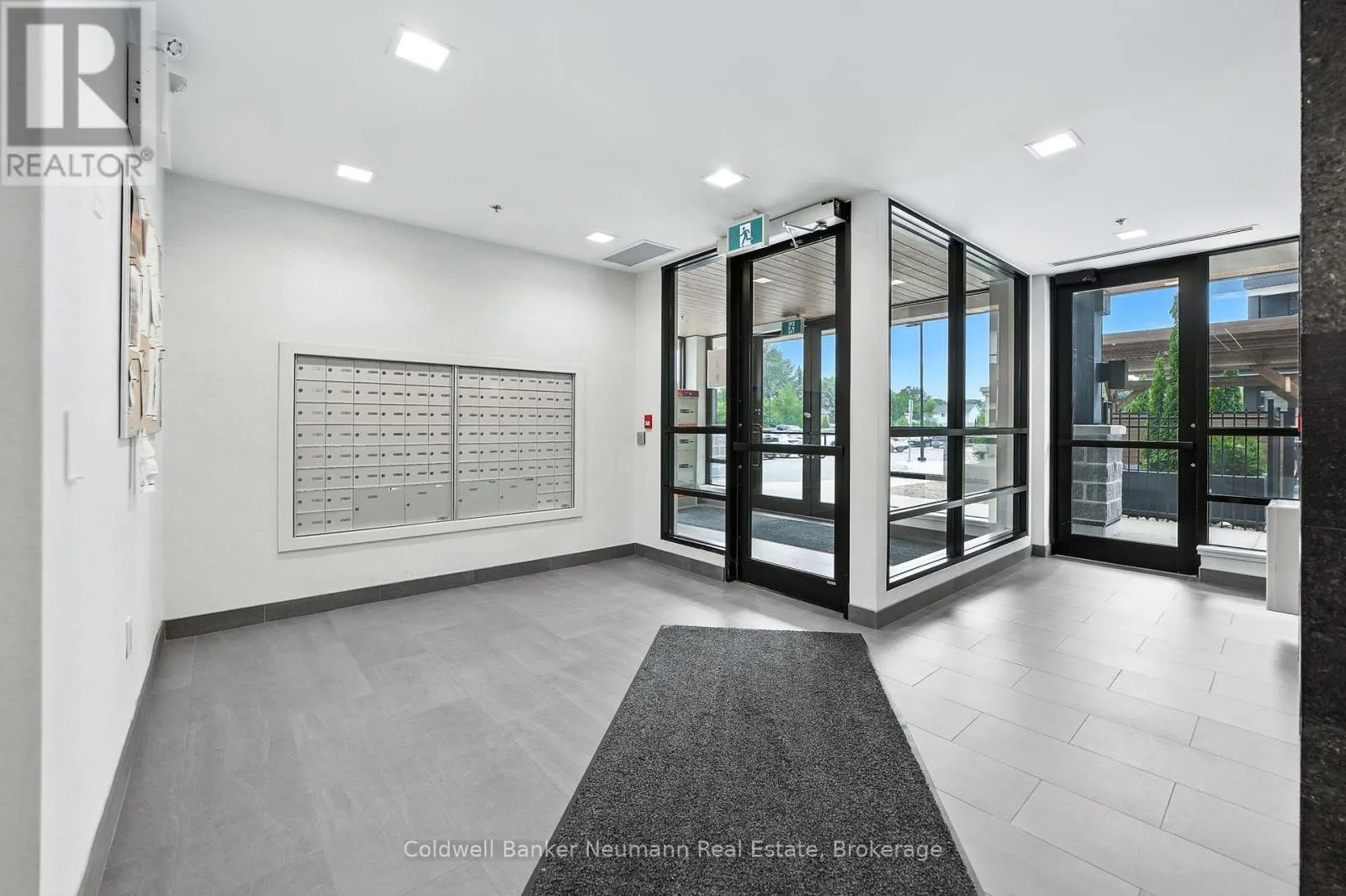 210 - 247 NORTHFIELD DRIVE E, #210