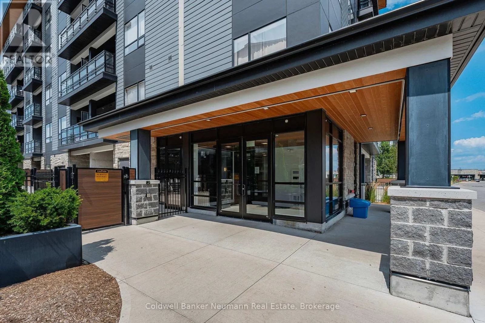 210 - 247 NORTHFIELD DRIVE E, #210