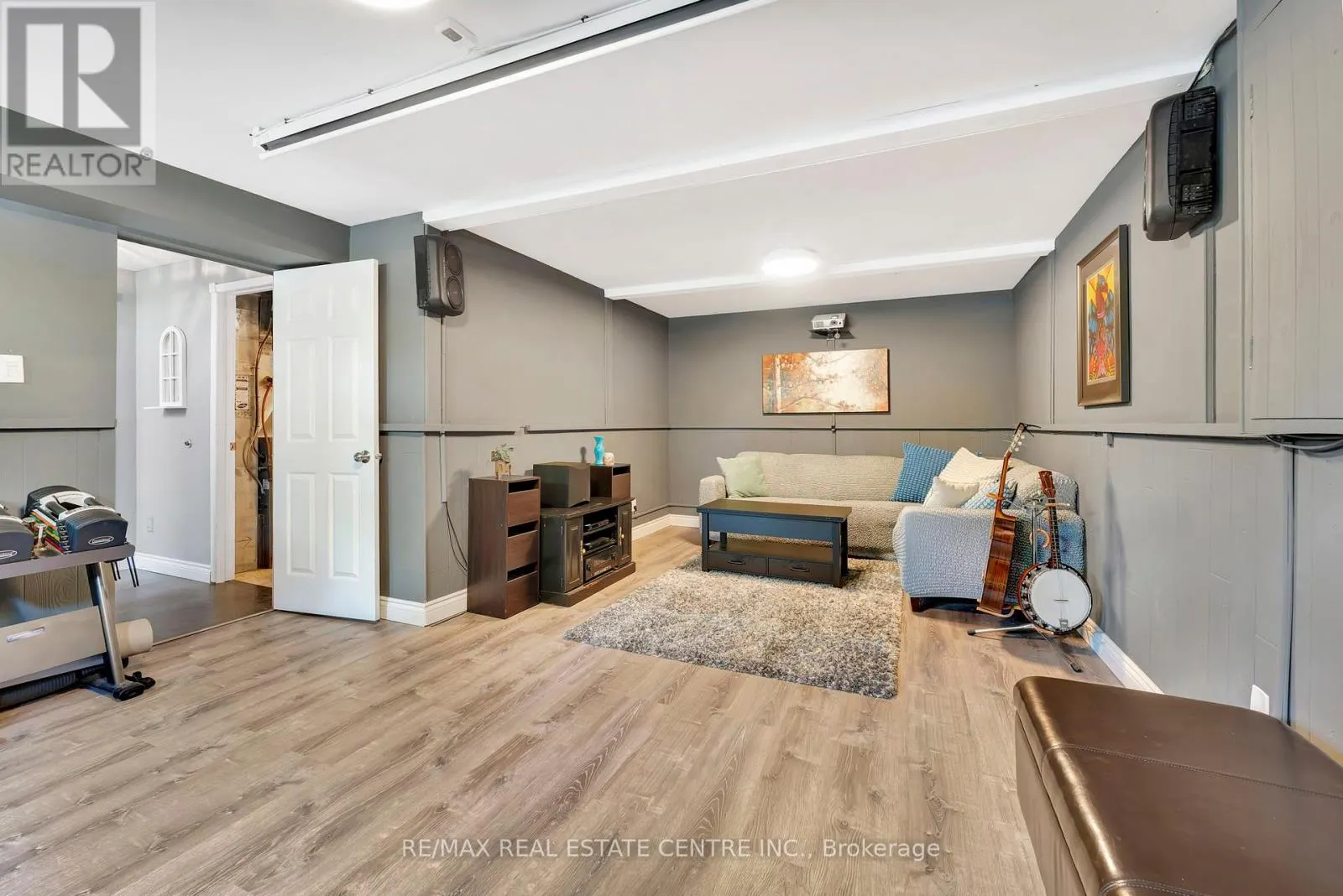 11 BRASSEY COURT