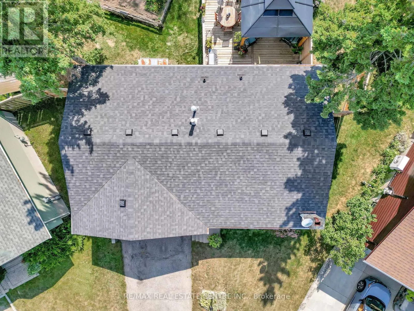 11 BRASSEY COURT