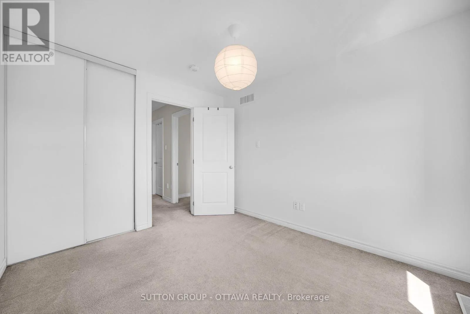 612 LAURALEAF CRESCENT