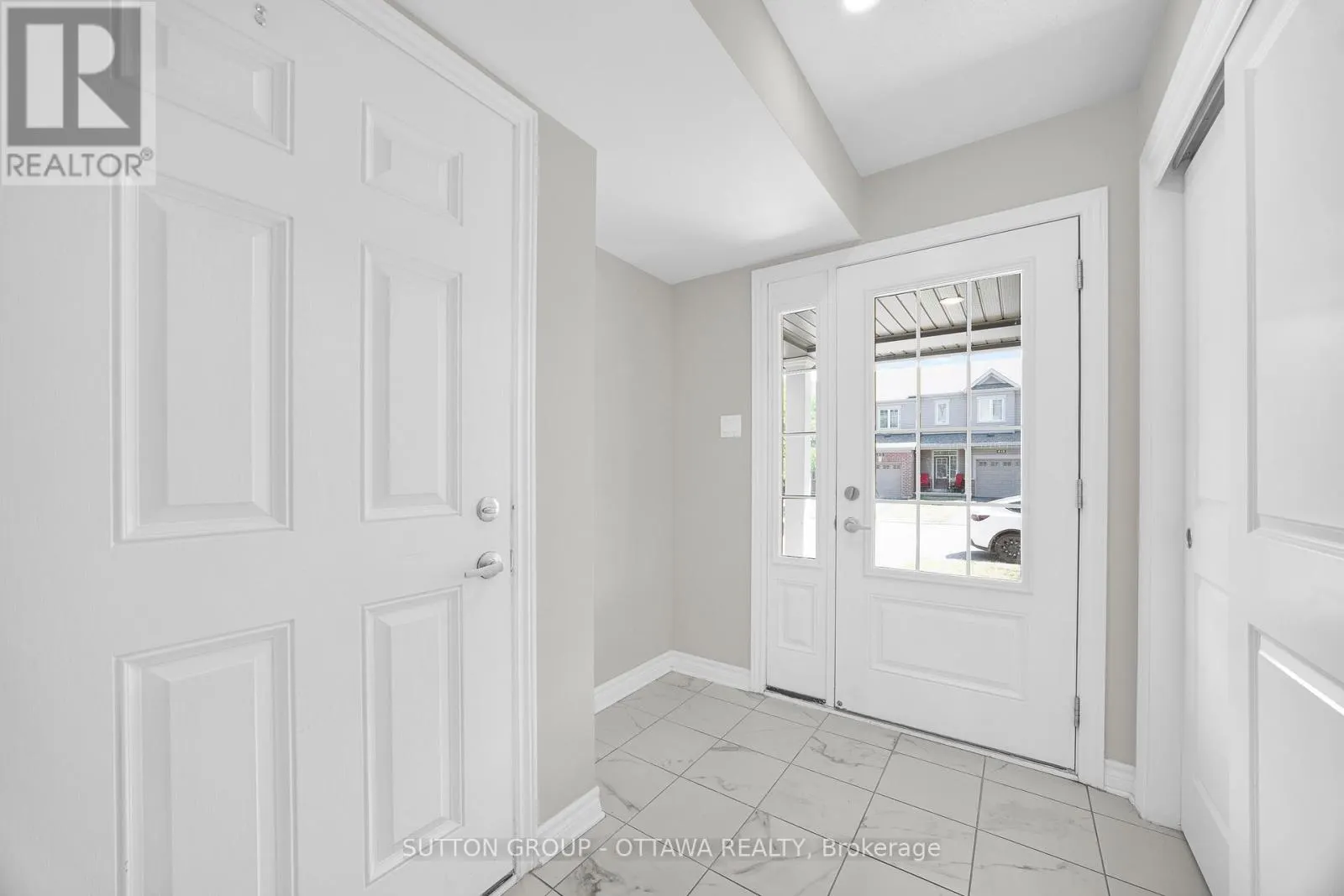 612 LAURALEAF CRESCENT