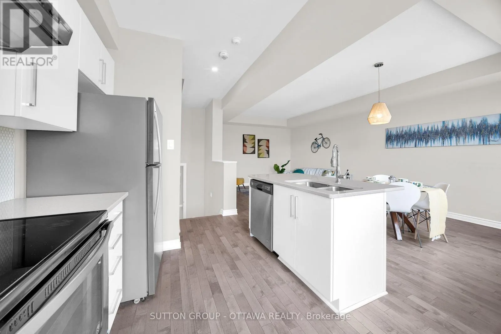 612 LAURALEAF CRESCENT