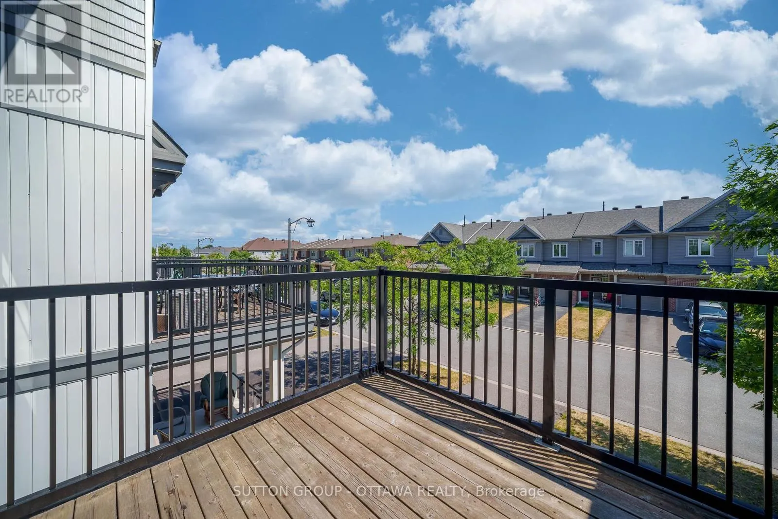 612 LAURALEAF CRESCENT