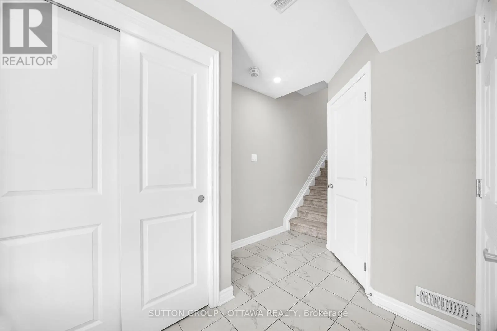 612 LAURALEAF CRESCENT