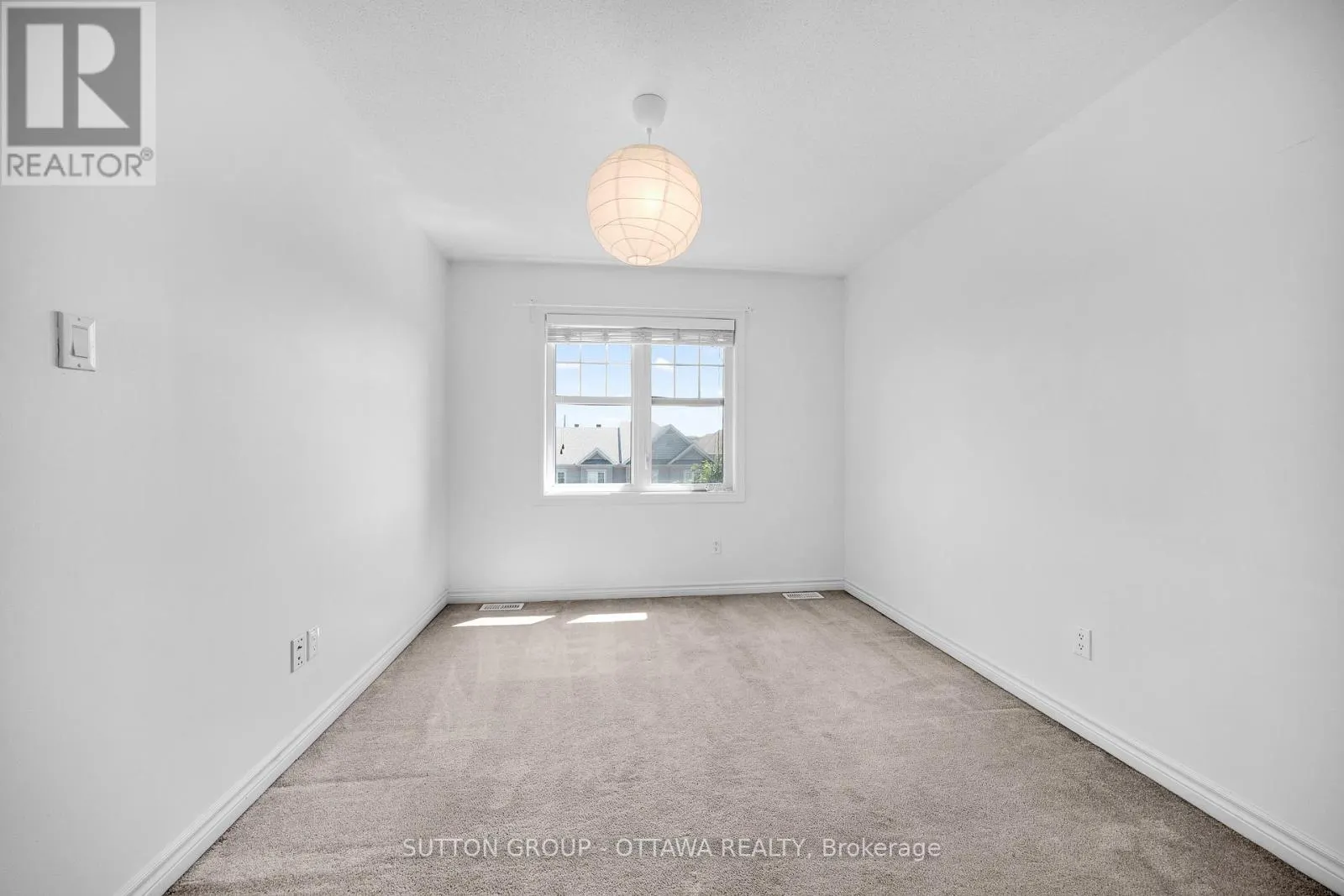 612 LAURALEAF CRESCENT