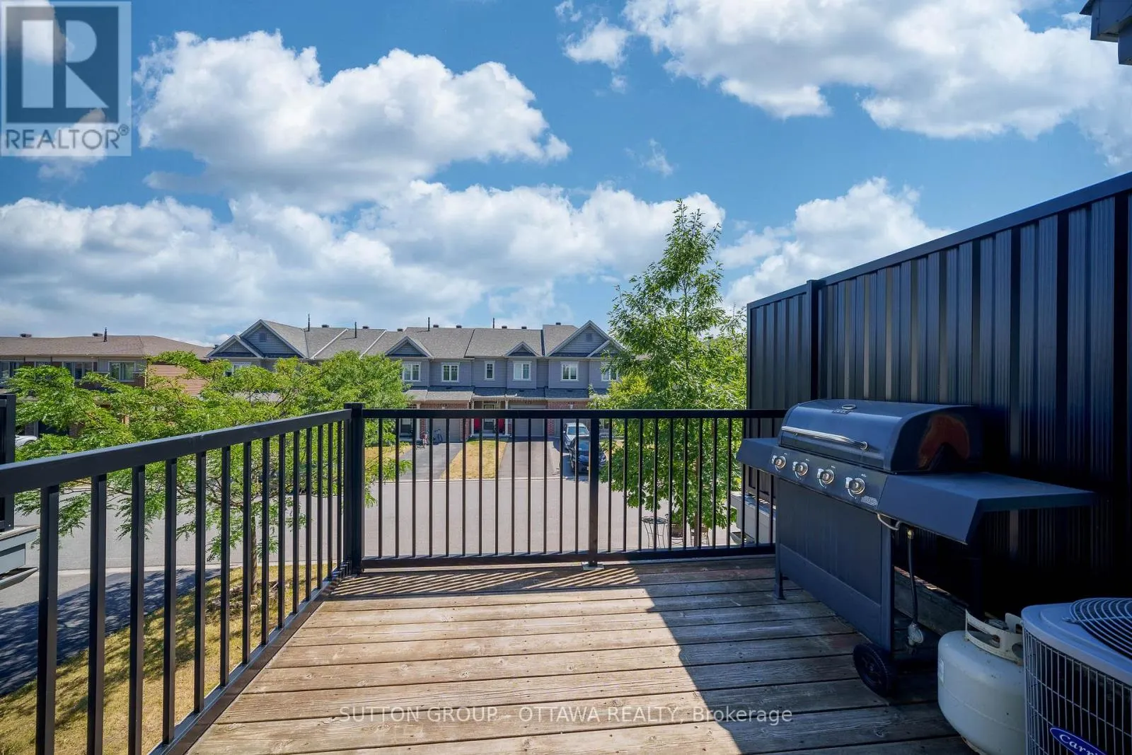 612 LAURALEAF CRESCENT