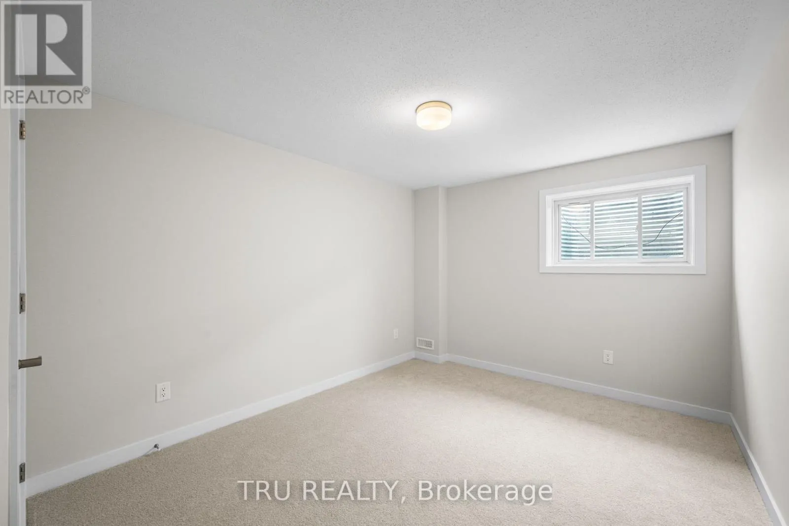 947 SEAGRAVE LANE