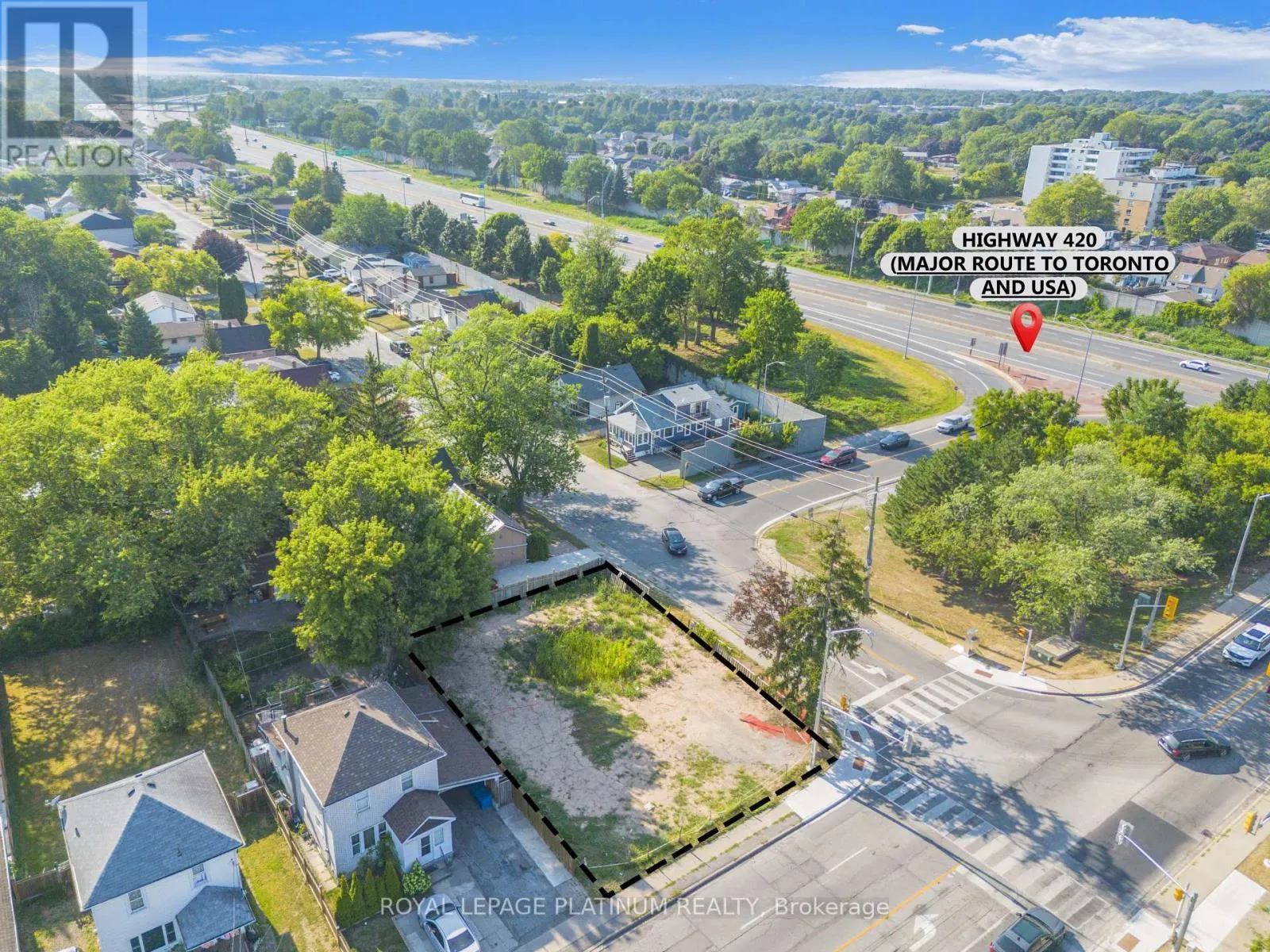 5475 DRUMMOND ROAD