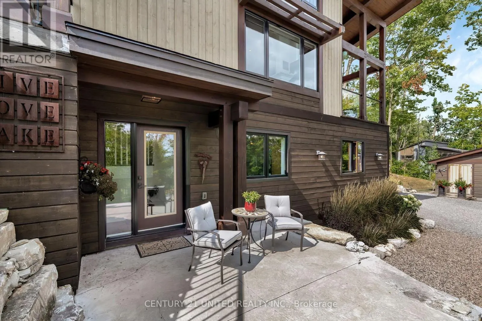 72 DARLING DRIVE