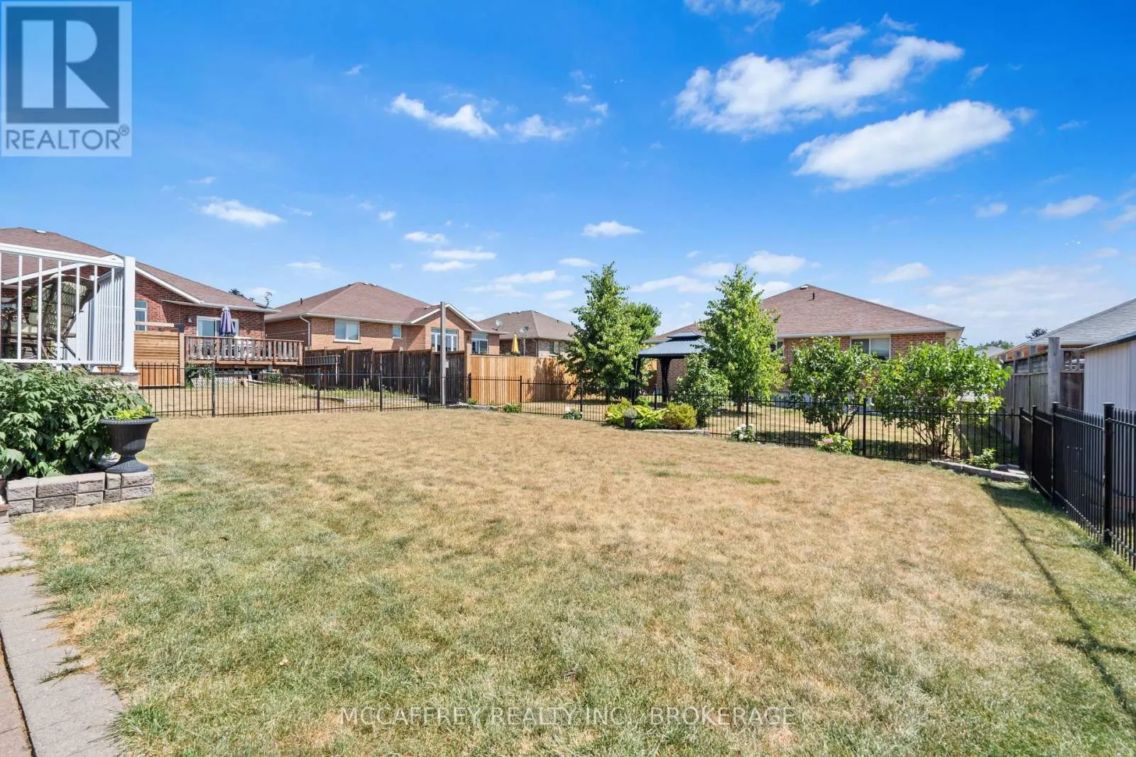 27 ASHWOOD CRESCENT