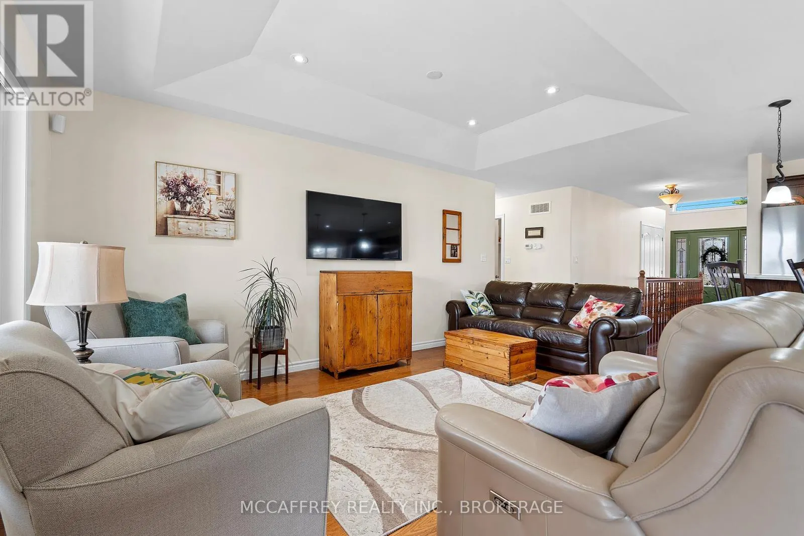 27 ASHWOOD CRESCENT