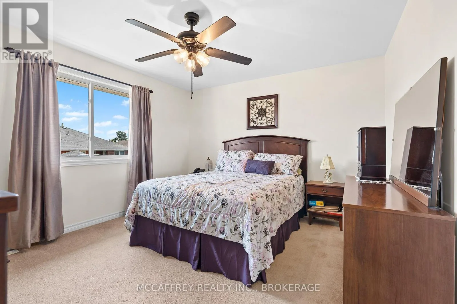 27 ASHWOOD CRESCENT