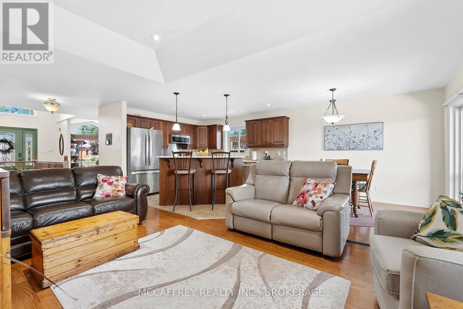 27 ASHWOOD CRESCENT