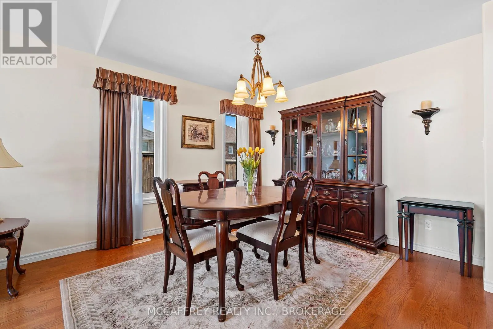 27 ASHWOOD CRESCENT