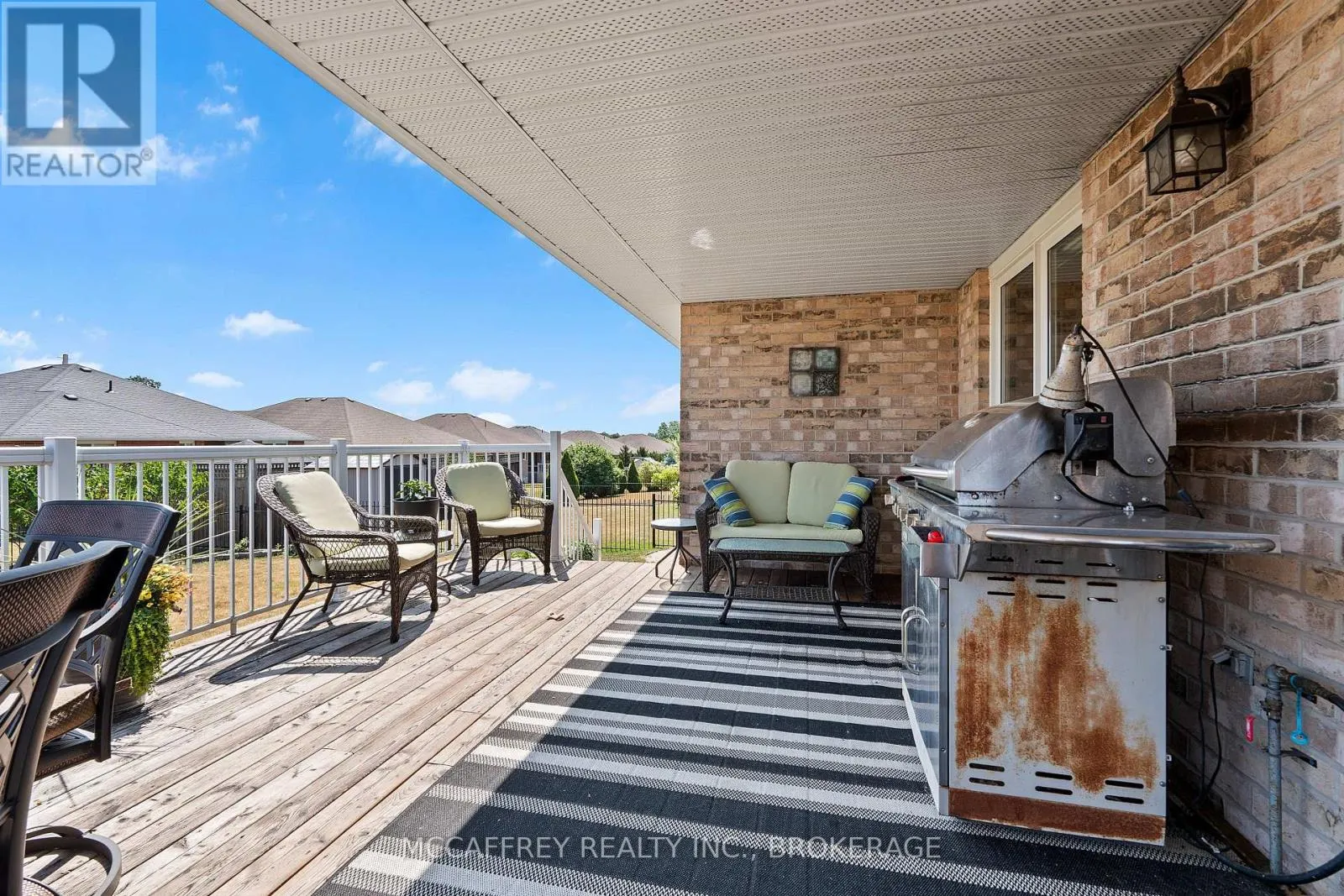 27 ASHWOOD CRESCENT