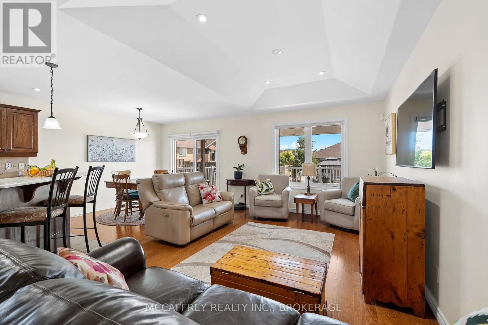27 ASHWOOD CRESCENT