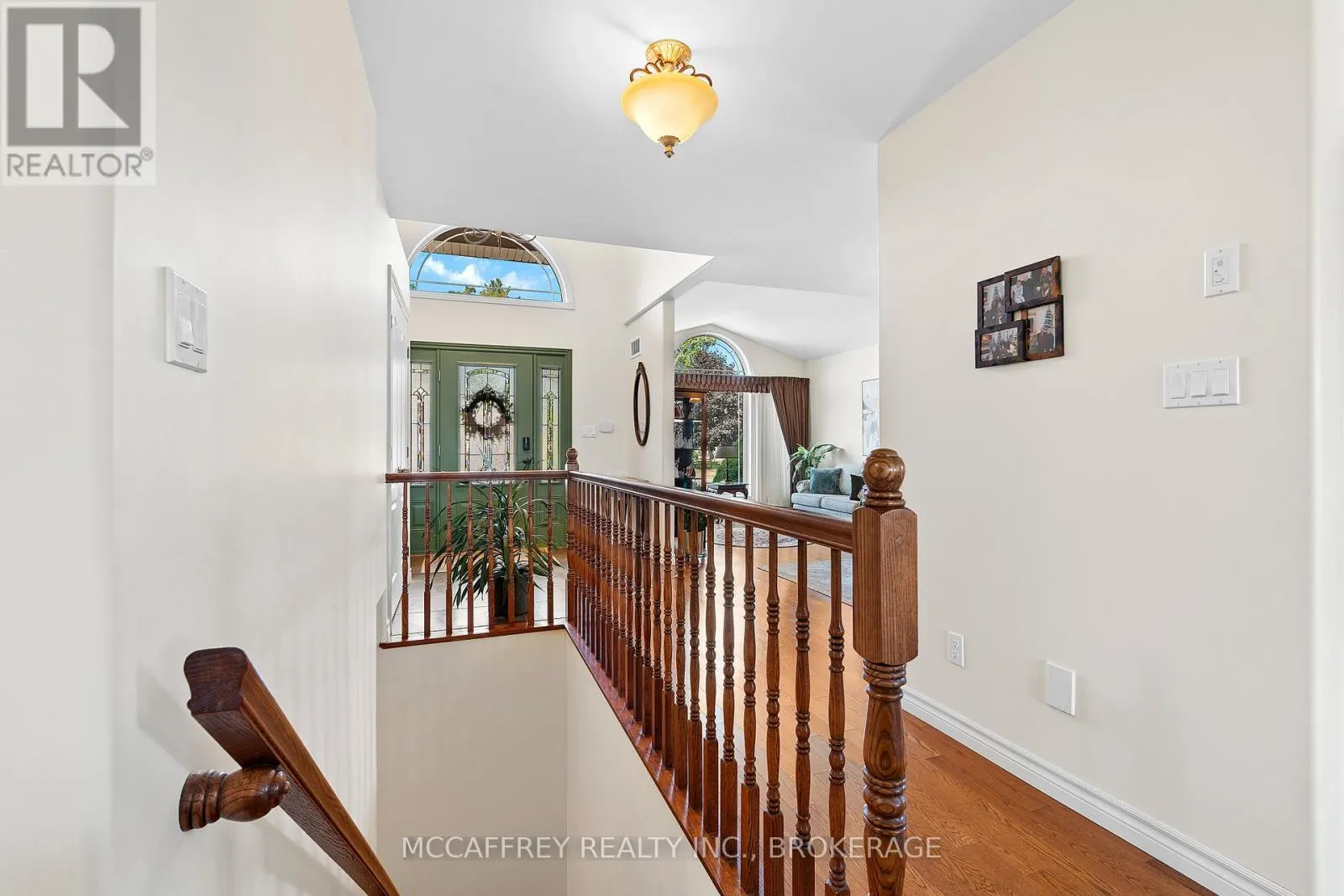 27 ASHWOOD CRESCENT