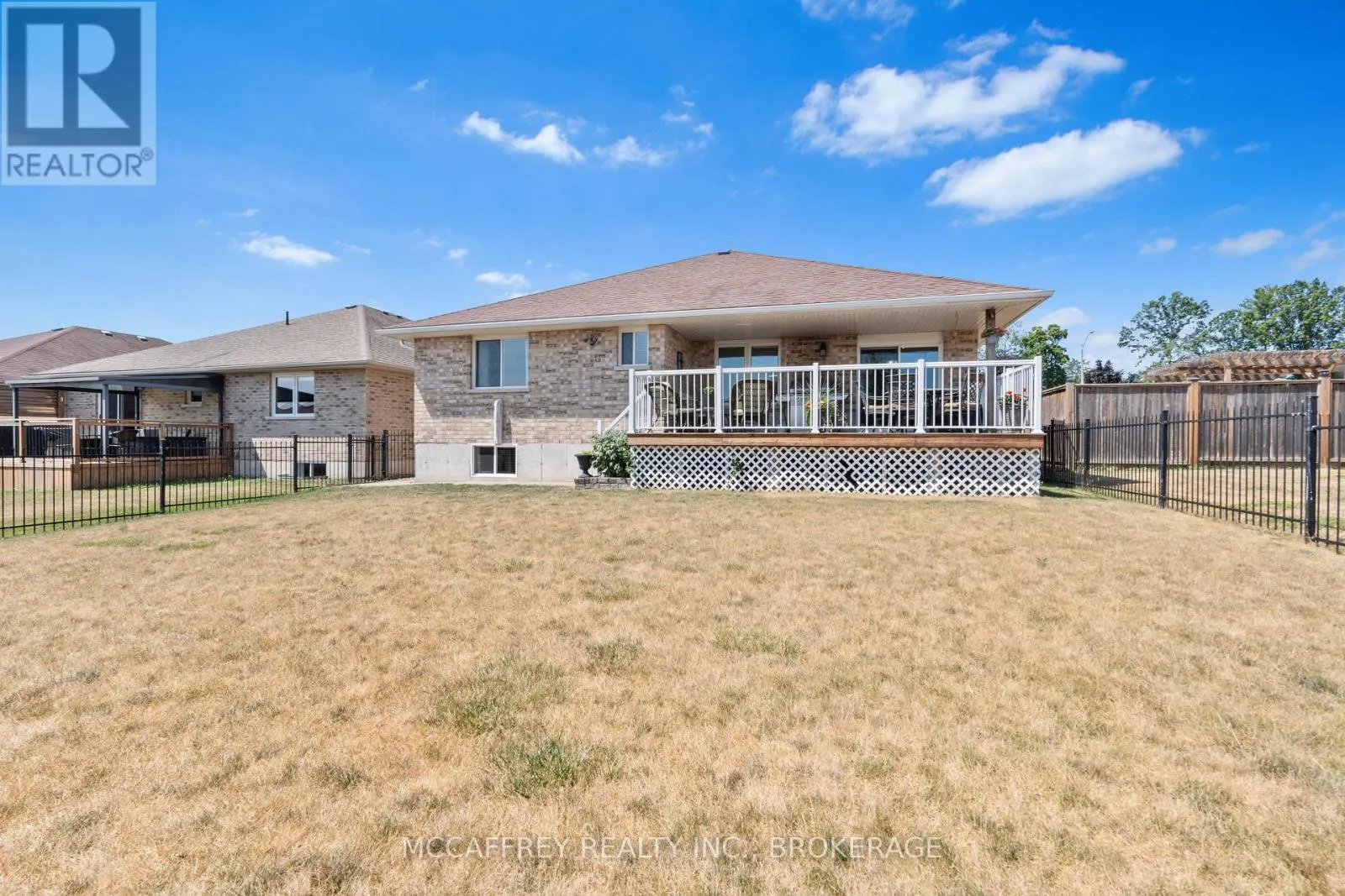 27 ASHWOOD CRESCENT