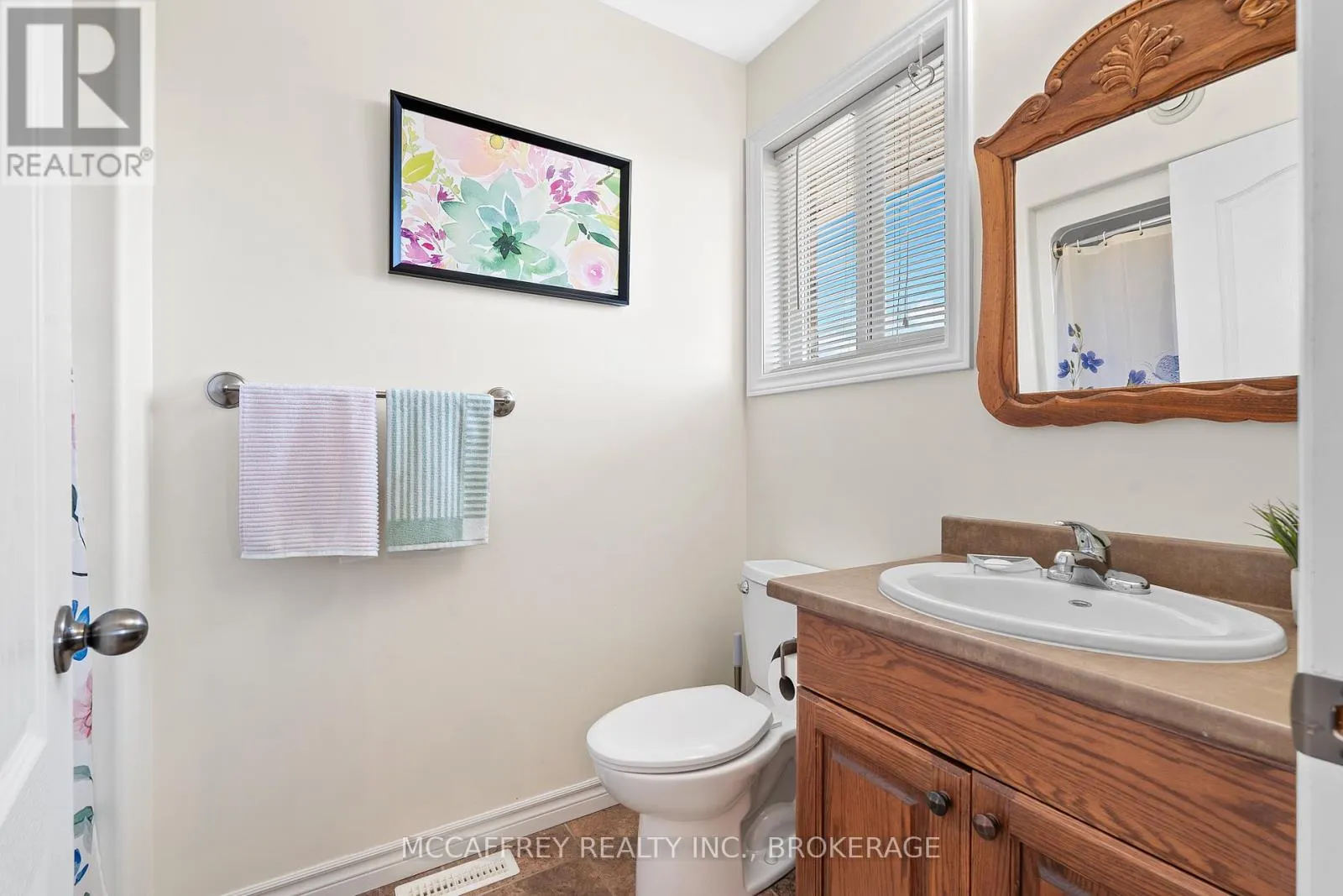 27 ASHWOOD CRESCENT