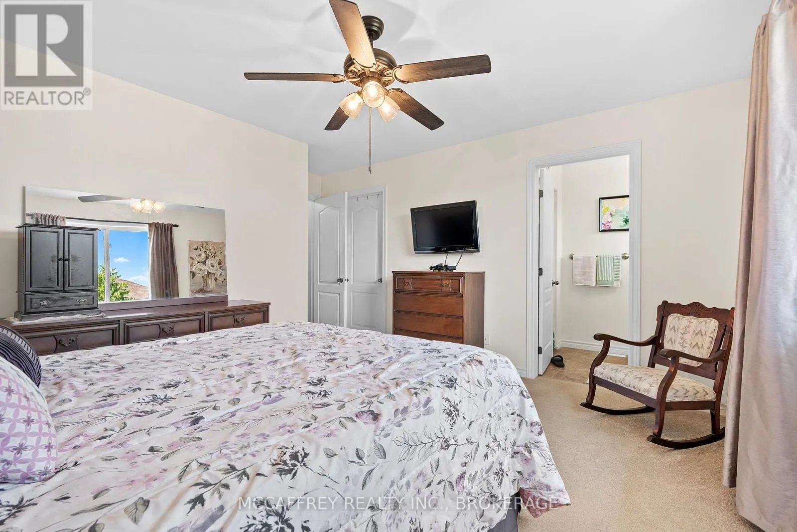 27 ASHWOOD CRESCENT
