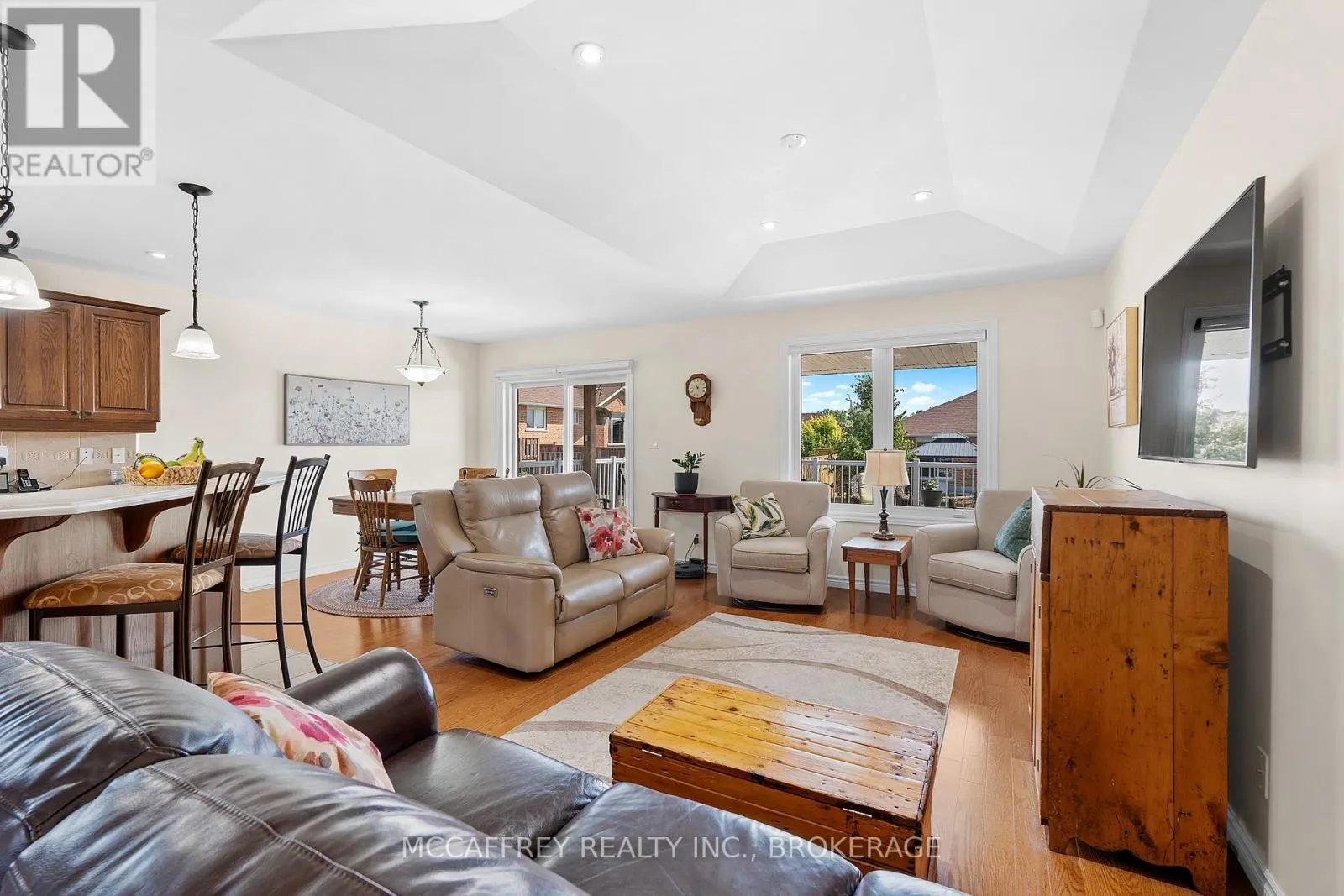 27 ASHWOOD CRESCENT