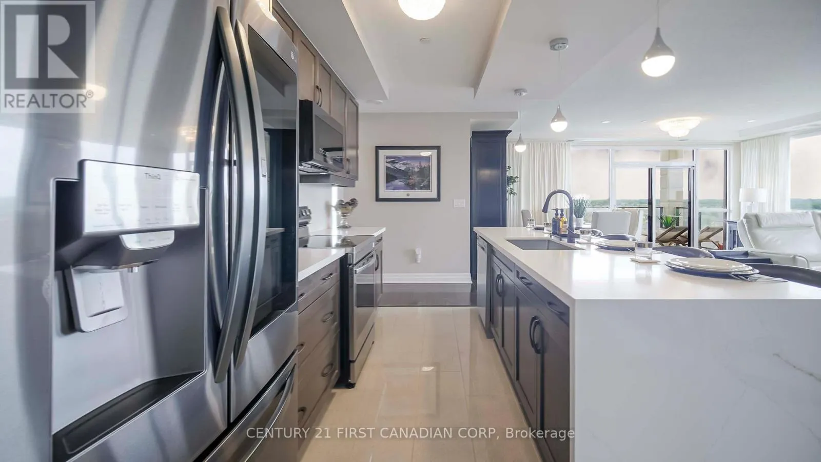 810 - 240 VILLAGEWALK BOULEVARD, #810