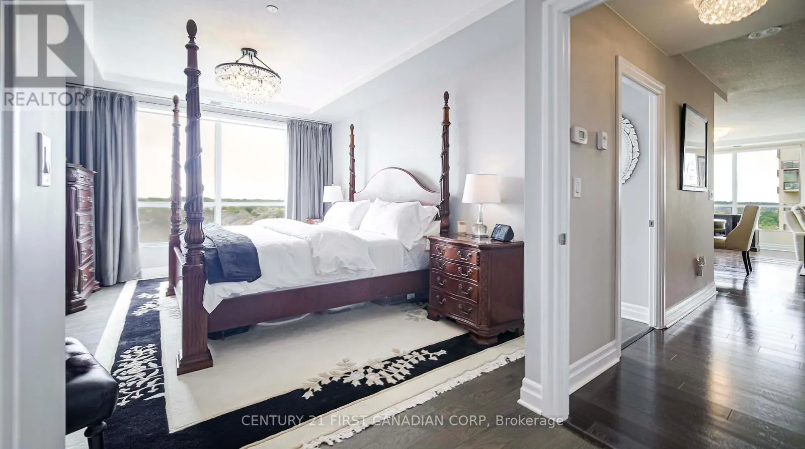 810 - 240 VILLAGEWALK BOULEVARD, #810