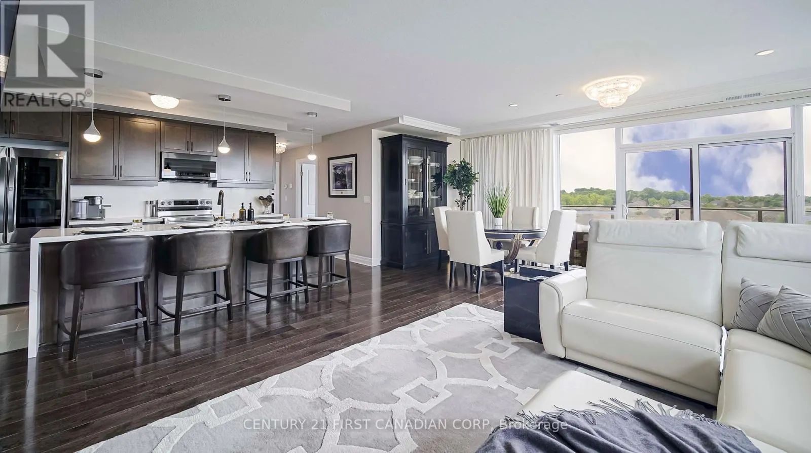 810 - 240 VILLAGEWALK BOULEVARD, #810